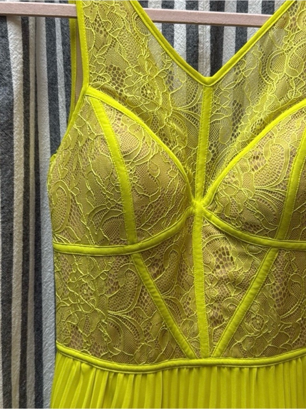 BCBGMaxAzria Maxi Dress yellow formal prom‎ wedding pleated lace XS designer 0/2
